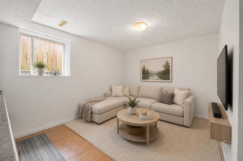 19 Covemeadow Crescent Ne, Calgary, AB - Indoor Photo Showing Living Room