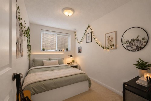 19 Covemeadow Crescent Ne, Calgary, AB - Indoor Photo Showing Bedroom