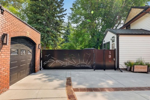 124 Garden Crescent Sw, Calgary, AB 