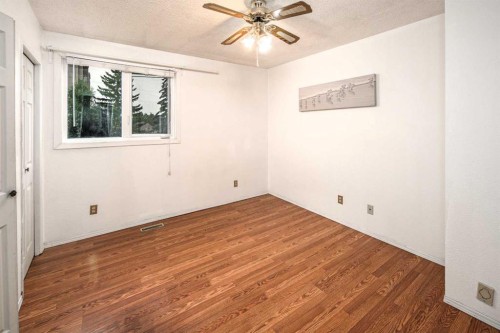 35-4740 Dalton Drive Nw, Calgary, AB - Indoor Photo Showing Other Room