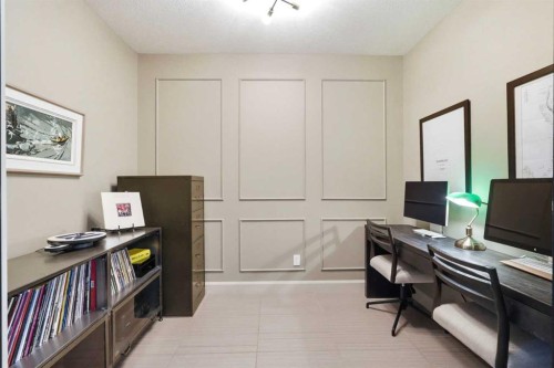 2042 49 Avenue Sw, Calgary, AB - Indoor Photo Showing Office