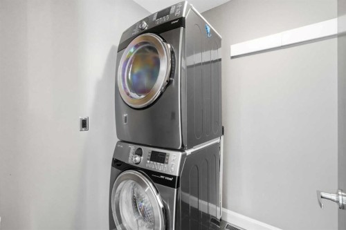 2042 49 Avenue Sw, Calgary, AB - Indoor Photo Showing Laundry Room