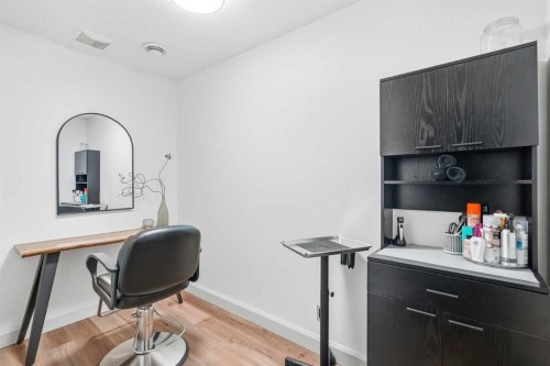 2042 49 Avenue Sw, Calgary, AB - Indoor Photo Showing Other Room