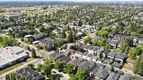 2042 49 Avenue Sw, Calgary, AB - Outdoor With View