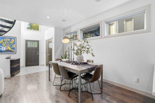 2042 49 Avenue Sw, Calgary, AB - Indoor Photo Showing Dining Room
