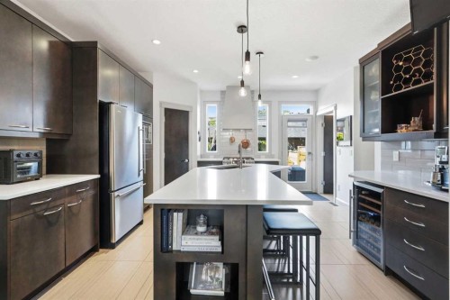 2042 49 Avenue Sw, Calgary, AB - Indoor Photo Showing Kitchen With Upgraded Kitchen