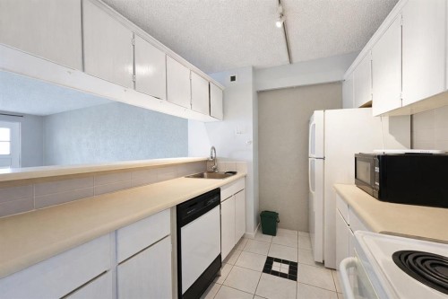 2012-221 6 Avenue Se, Calgary, AB - Indoor Photo Showing Other Room