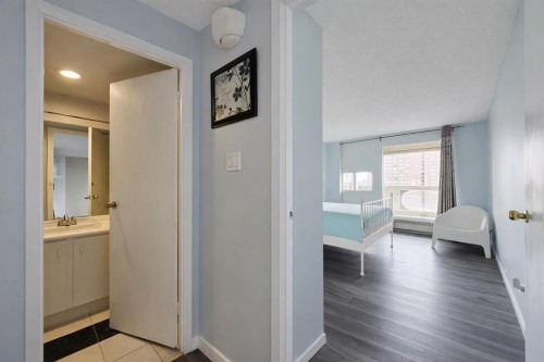 2012-221 6 Avenue Se, Calgary, AB - Indoor Photo Showing Other Room