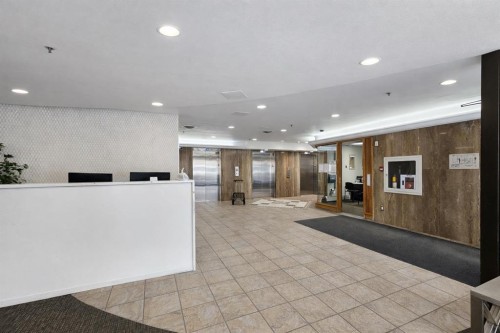 2012-221 6 Avenue Se, Calgary, AB - Indoor Photo Showing Other Room