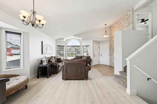 438 Sheep River Point, Okotoks, AB - Indoor