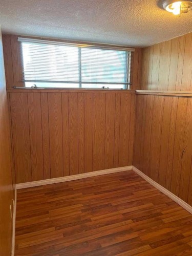 4222 40 Avenue Nw, Calgary, AB - Indoor Photo Showing Other Room