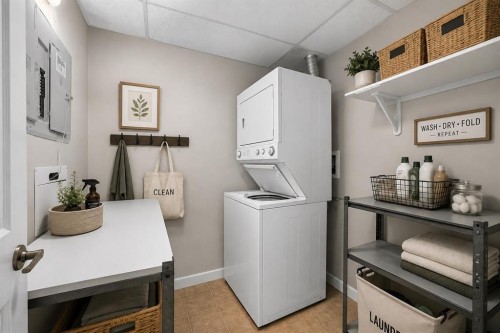 305-509 21 Avenue Sw, Calgary, AB - Indoor Photo Showing Laundry Room