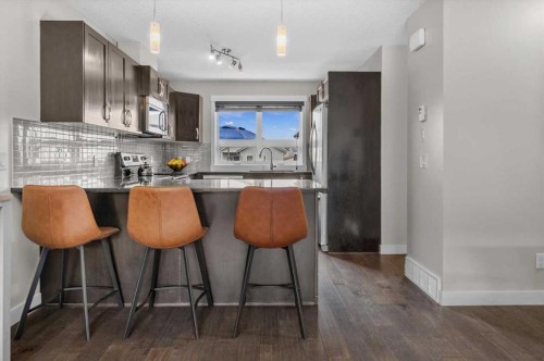 438 Covecreek Circle Ne, Calgary, AB - Indoor Photo Showing Kitchen