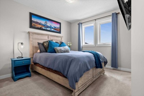 438 Covecreek Circle Ne, Calgary, AB - Indoor Photo Showing Bedroom