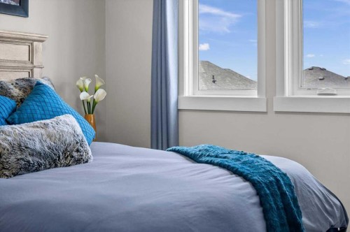 438 Covecreek Circle Ne, Calgary, AB - Indoor Photo Showing Bedroom