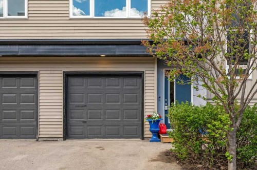 438 Covecreek Circle Ne, Calgary, AB - Outdoor
