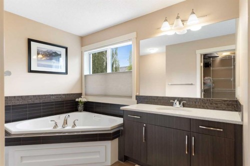 165 Cranarch Common Se, Calgary, AB - Indoor Photo Showing Bathroom