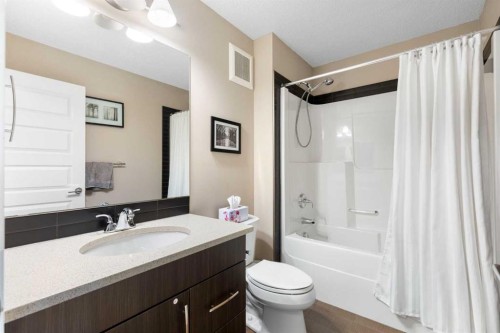 165 Cranarch Common Se, Calgary, AB - Indoor Photo Showing Bathroom