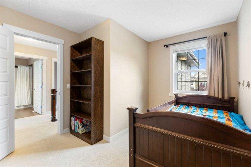 165 Cranarch Common Se, Calgary, AB - Indoor Photo Showing Bedroom