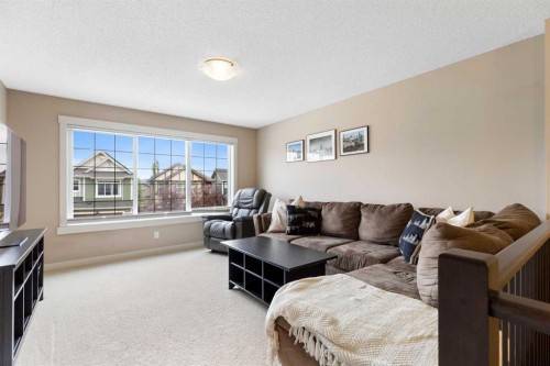165 Cranarch Common Se, Calgary, AB - Indoor Photo Showing Living Room