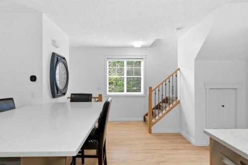 2-435 13 Avenue Ne, Calgary, AB - Indoor