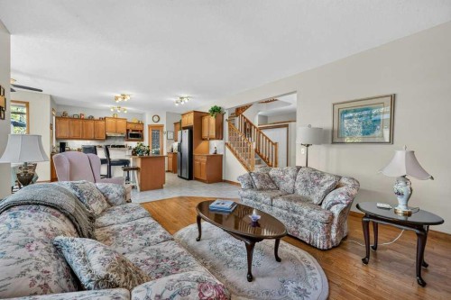 10 Westmount Road, Okotoks, AB - Indoor Photo Showing Living Room