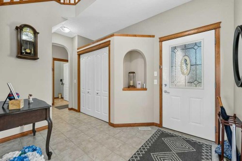 10 Westmount Road, Okotoks, AB - Indoor Photo Showing Other Room