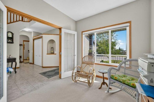 10 Westmount Road, Okotoks, AB - Indoor Photo Showing Other Room