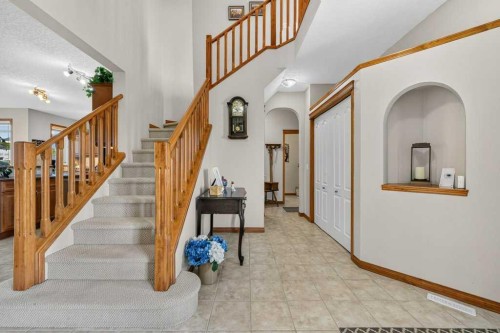 10 Westmount Road, Okotoks, AB - Indoor Photo Showing Other Room