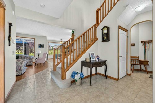 10 Westmount Road, Okotoks, AB - Indoor Photo Showing Other Room