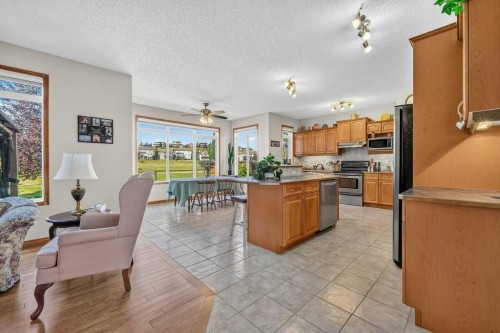 10 Westmount Road, Okotoks, AB - Indoor Photo Showing Other Room