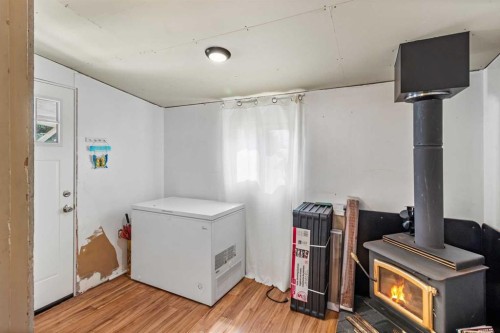 2104 23 Avenue, Delburne, AB - Indoor