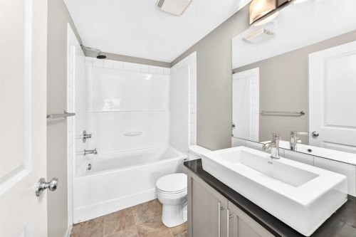 6211-155 Skyview Ranch Way Ne, Calgary, AB - Indoor Photo Showing Bathroom