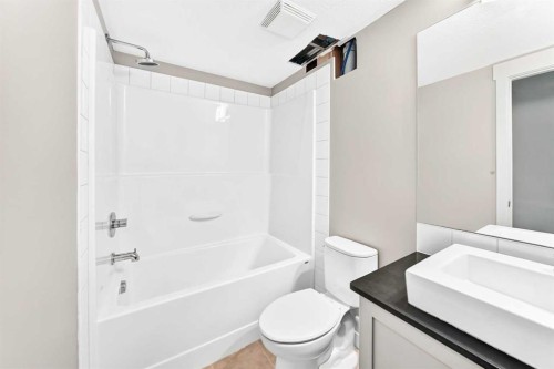 6211-155 Skyview Ranch Way Ne, Calgary, AB - Indoor Photo Showing Bathroom