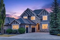 4 Aspen Cliff Close SW Calgary, AB T3H 0L9