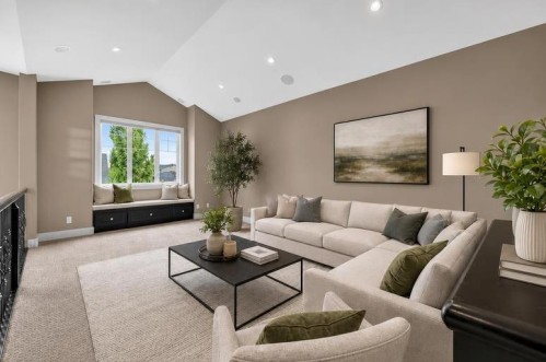 4 Aspen Cliff Close Sw, Calgary, AB - Indoor Photo Showing Living Room