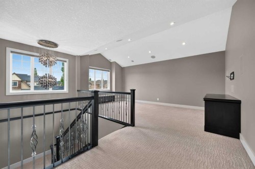 4 Aspen Cliff Close Sw, Calgary, AB - Indoor Photo Showing Other Room