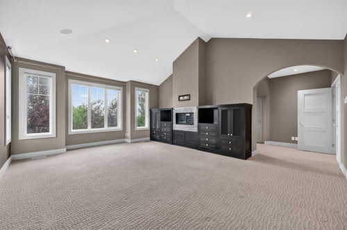 4 Aspen Cliff Close Sw, Calgary, AB - Indoor Photo Showing Other Room