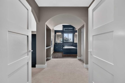 4 Aspen Cliff Close Sw, Calgary, AB - Indoor Photo Showing Other Room