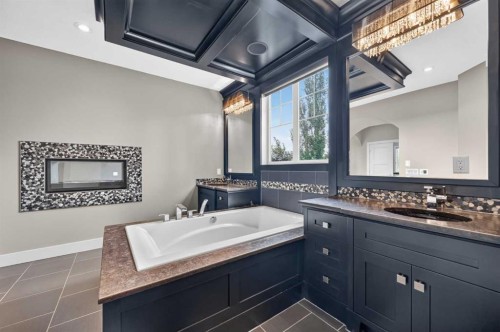 4 Aspen Cliff Close Sw, Calgary, AB - Indoor Photo Showing Bathroom