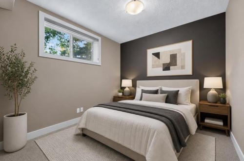 4 Aspen Cliff Close Sw, Calgary, AB - Indoor Photo Showing Bedroom