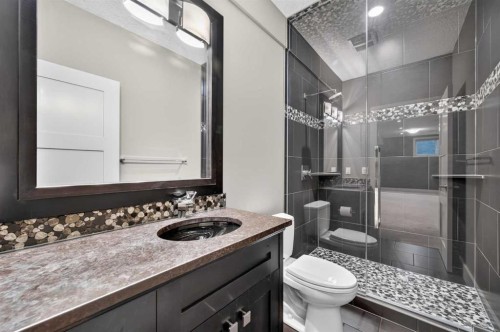 4 Aspen Cliff Close Sw, Calgary, AB - Indoor Photo Showing Bathroom