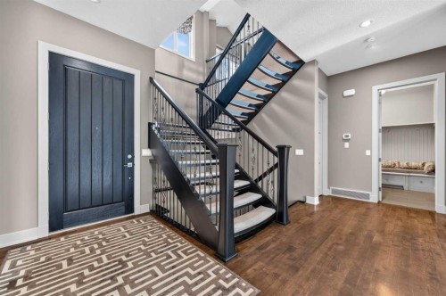 4 Aspen Cliff Close Sw, Calgary, AB - Indoor Photo Showing Other Room