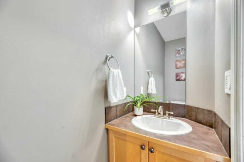 3 Grande Point Estates, Strathmore, AB - Indoor Photo Showing Bathroom