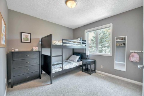 3 Grande Point Estates, Strathmore, AB - Indoor Photo Showing Bedroom