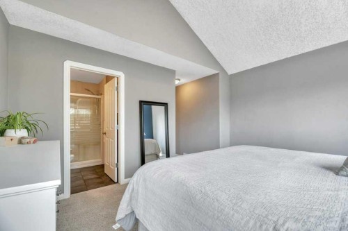 3 Grande Point Estates, Strathmore, AB - Indoor Photo Showing Bedroom