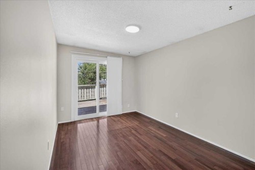 2606 14 Avenue Se, Calgary, AB - Indoor Photo Showing Other Room