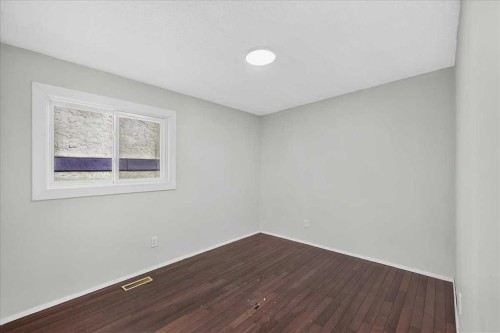 2606 14 Avenue Se, Calgary, AB - Indoor Photo Showing Other Room
