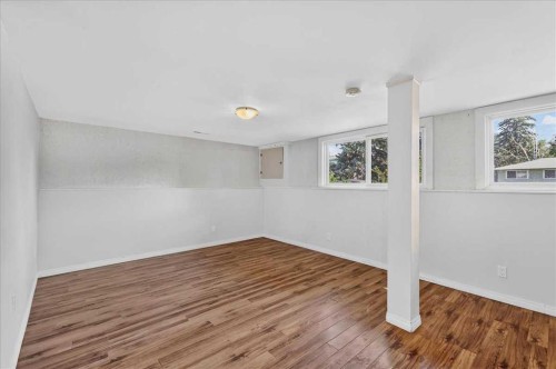 2606 14 Avenue Se, Calgary, AB - Indoor Photo Showing Other Room