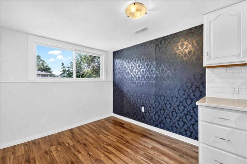 2606 14 Avenue Se, Calgary, AB - Indoor Photo Showing Other Room